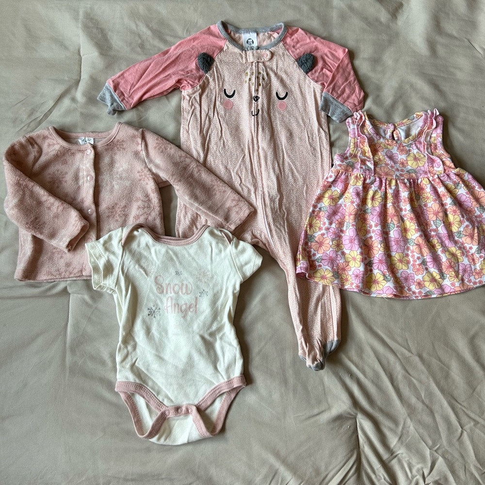 Bundle of Baby Girl Clothes 3-6months